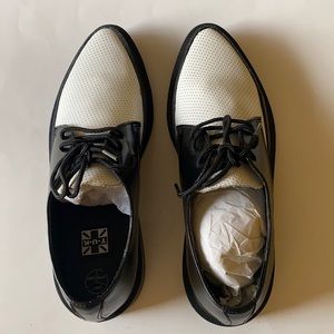 BRAND NEW Unisex Tuk Jam Black and White Shoe